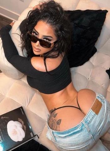 Alicia , 21  female escort, Ventura
