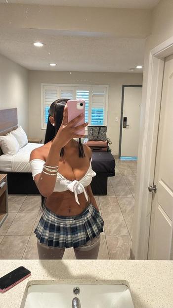 bleu, 25  female escort, Ventura