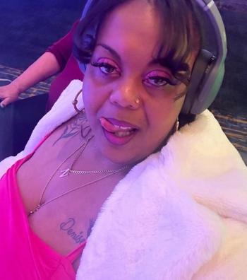 Hazel, 33  female escort, Ventura